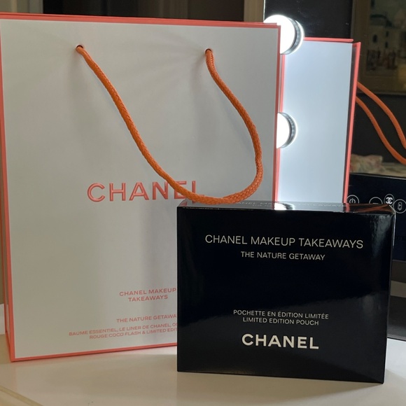 Chanel Peach Spring Makeup Bag - Picture 5 of 5